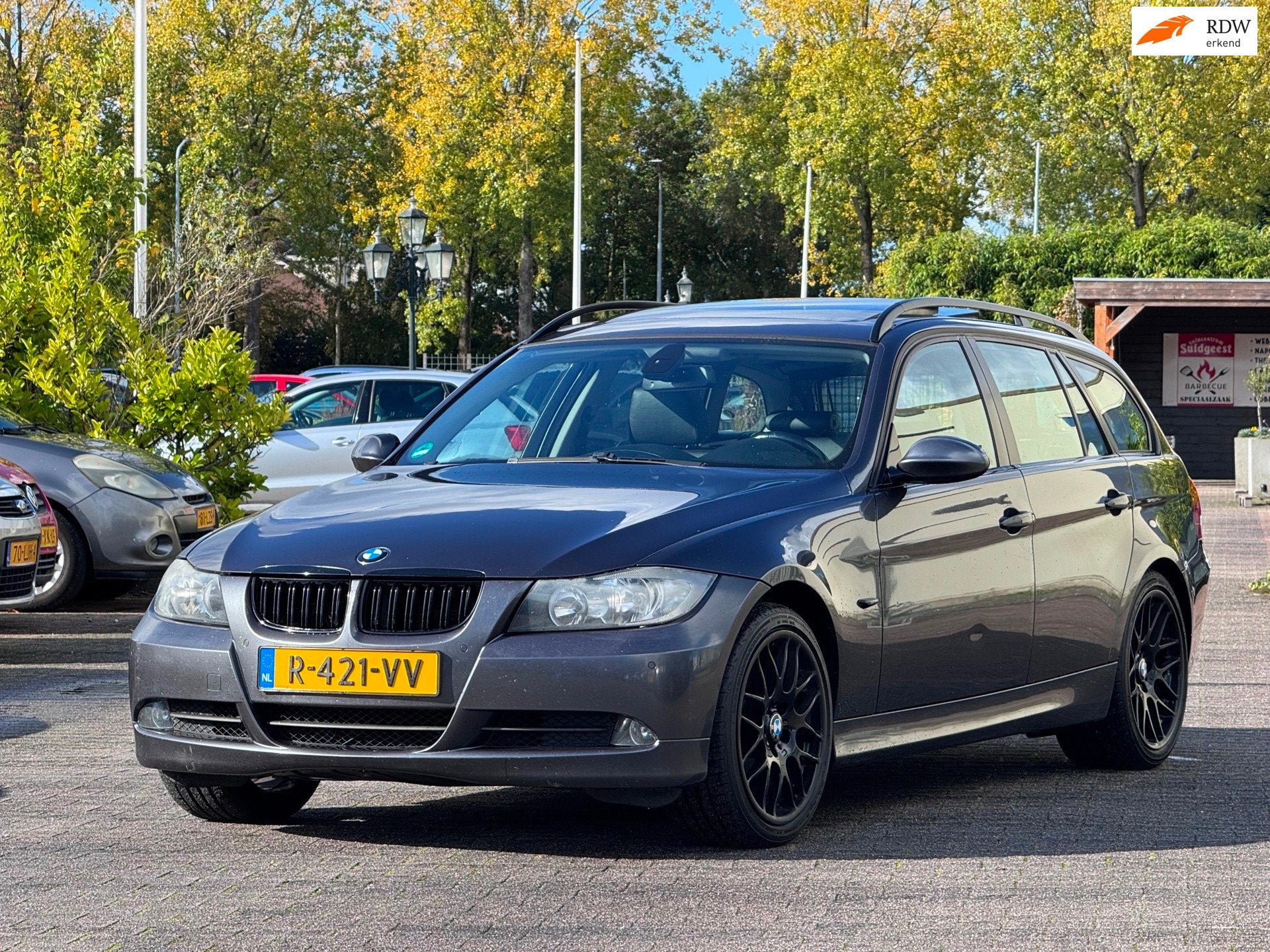 BMW 3-serie Touring 320i High Executive | Automaat | Panoram, Automaat, Achterwielaandrijving, Zwart, 4 cilinders
