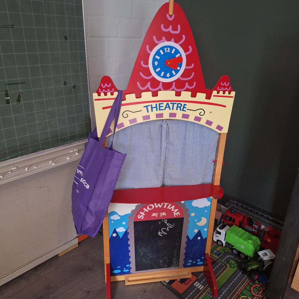 Poppenkast met poppen, Kinderen en Baby's, Speelgoed | Poppen, Ophalen, Zo goed als nieuw, Overige typen