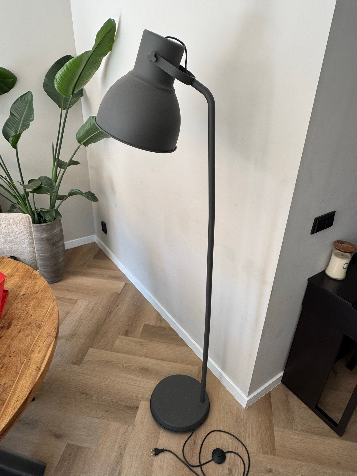 Donkergrijze vloerlamp, 1.80m hoog, Ophalen, Gebruikt, Metaal, 150 tot 200 cm