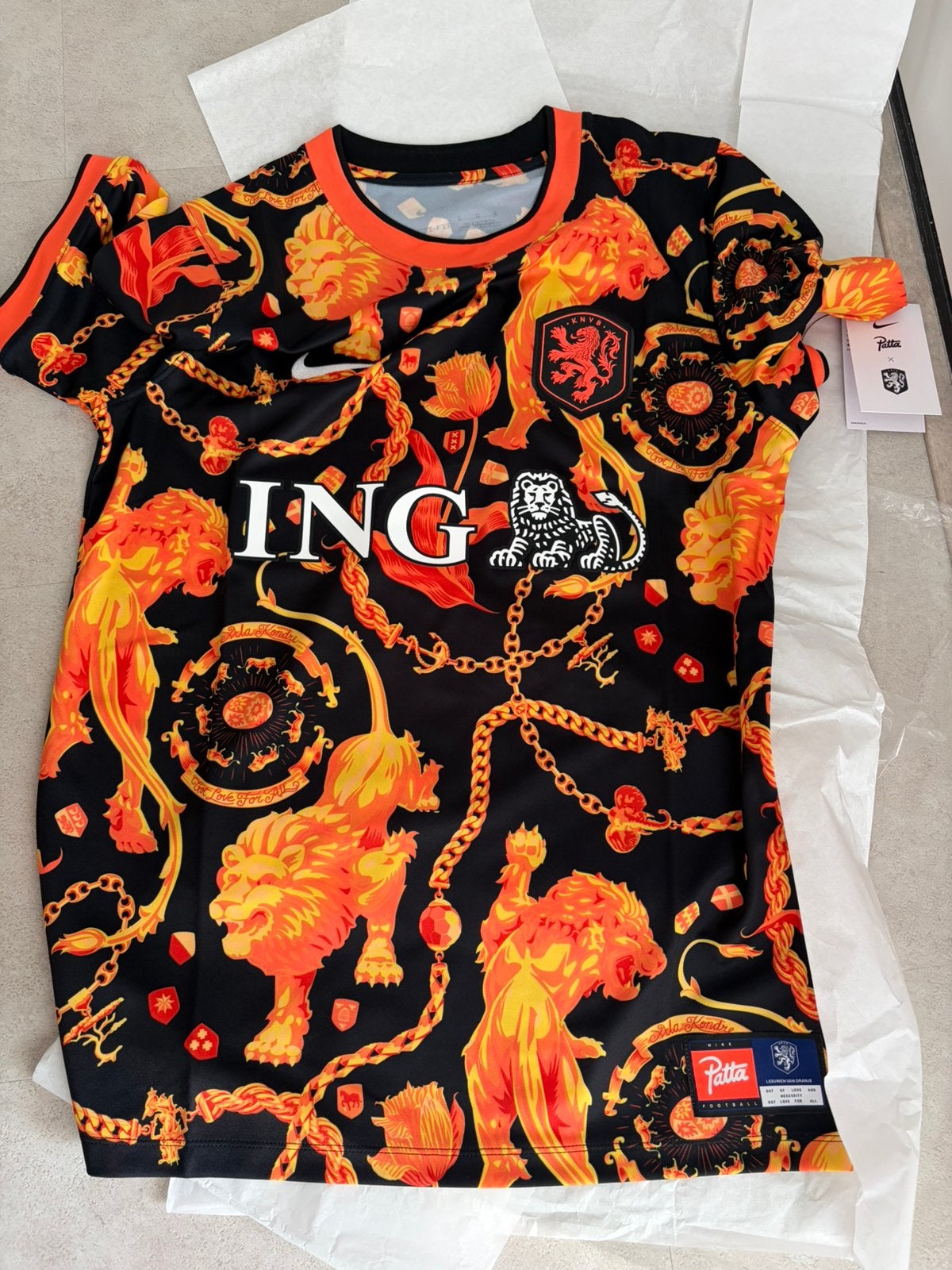 Patta x Nike KNVB ING Academy pre match t-shirt maat S M L, Kleding | Heren, Ophalen of Verzenden, Nieuw, Maat 56/58 (XL), Oranje