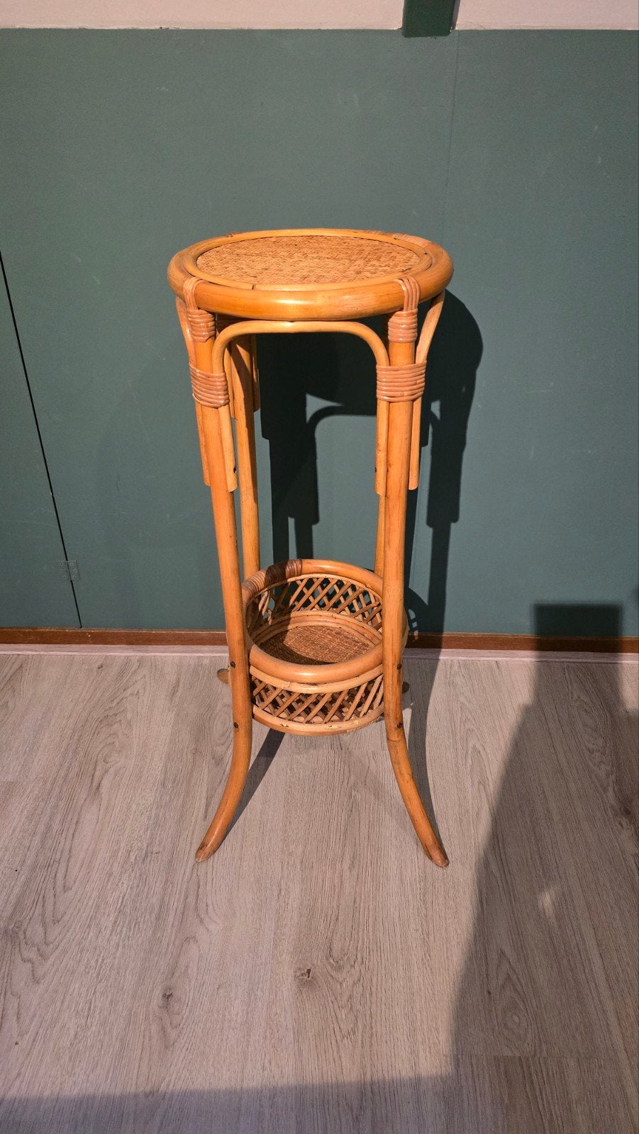 Vintage bamboe rotan plantenstandaard plantentafel, Ophalen, Zo goed als nieuw