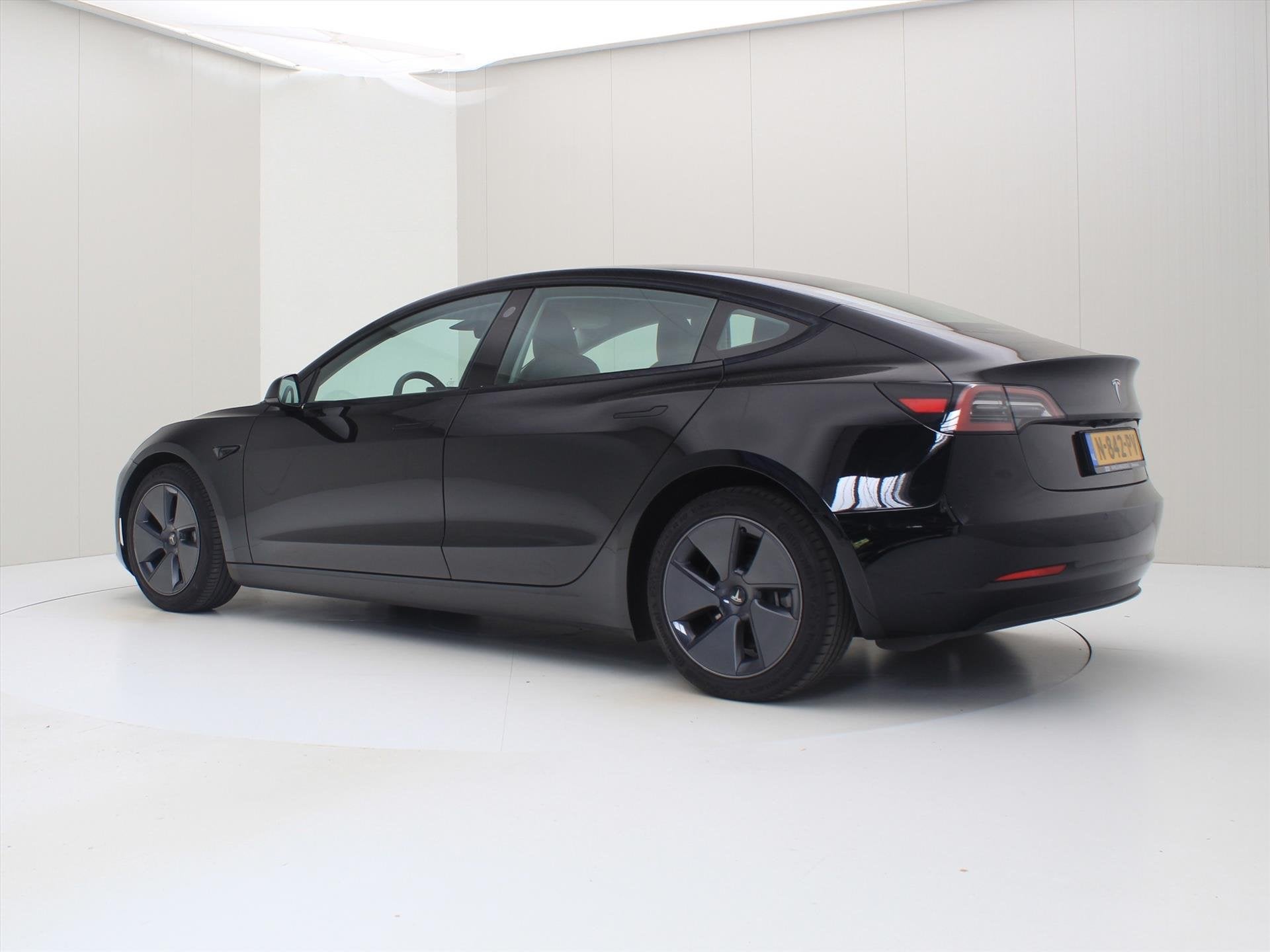 Tesla Model 3 Long-Range AWD 351pk 75 kWh UPGRADE 92,2% SoH, Automaat, Zwart, Zwart, Origineel Nederlands