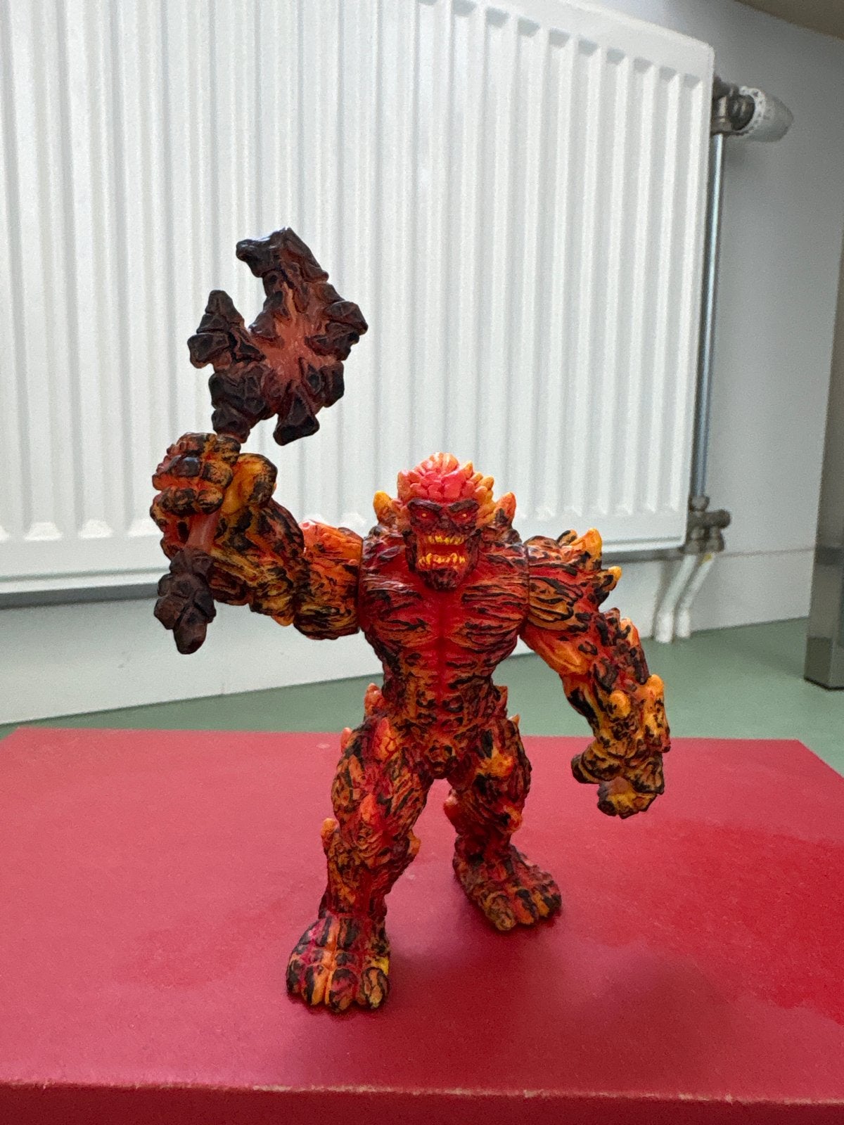 Schleich Eldrador Lavagolem met wapen, Ophalen of Verzenden, Zo goed als nieuw