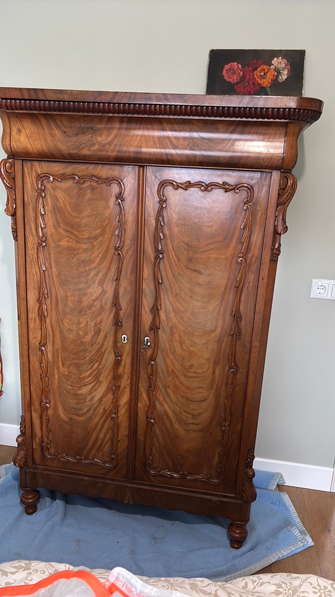 Kast Biedermeier, Ophalen