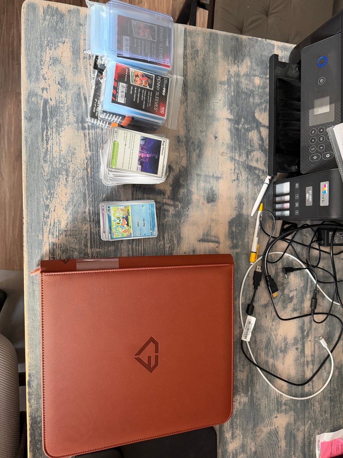 Pokémon kaarten, inclusief map en sleeves/toploaders, Hobby en Vrije tijd, Verzamelkaartspellen | Pokémon, Gebruikt, Meerdere kaarten