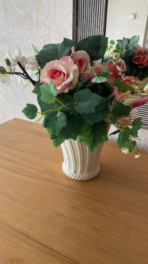 kunstbloemen in vaas, Huis en Inrichting, Woonaccessoires | Kunstplanten en Kunstbloemen, Binnen, Roze, Textiel, Ophalen of Verzenden