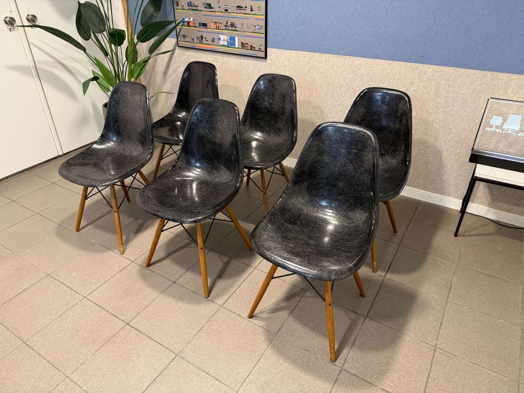 Herman Miller | Eames | DSW | Zwart Fiberglass | 6x, Huis en Inrichting, Gebruikt, Zwart, Herman Miller, Hout
