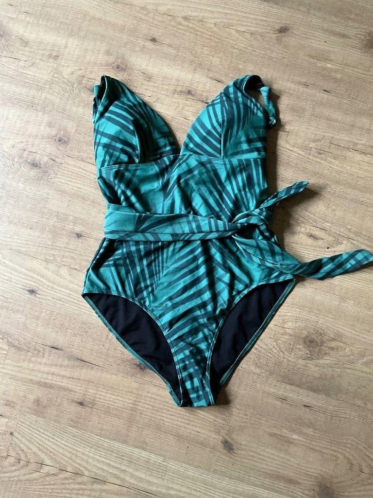 Mooi badpak Beachwave Corrigerend Maat 44 Groen/Zwart, Mooi badpak Beachwave Corrigerend Maat 44 Groen/Zwart, Verzenden, Zwart