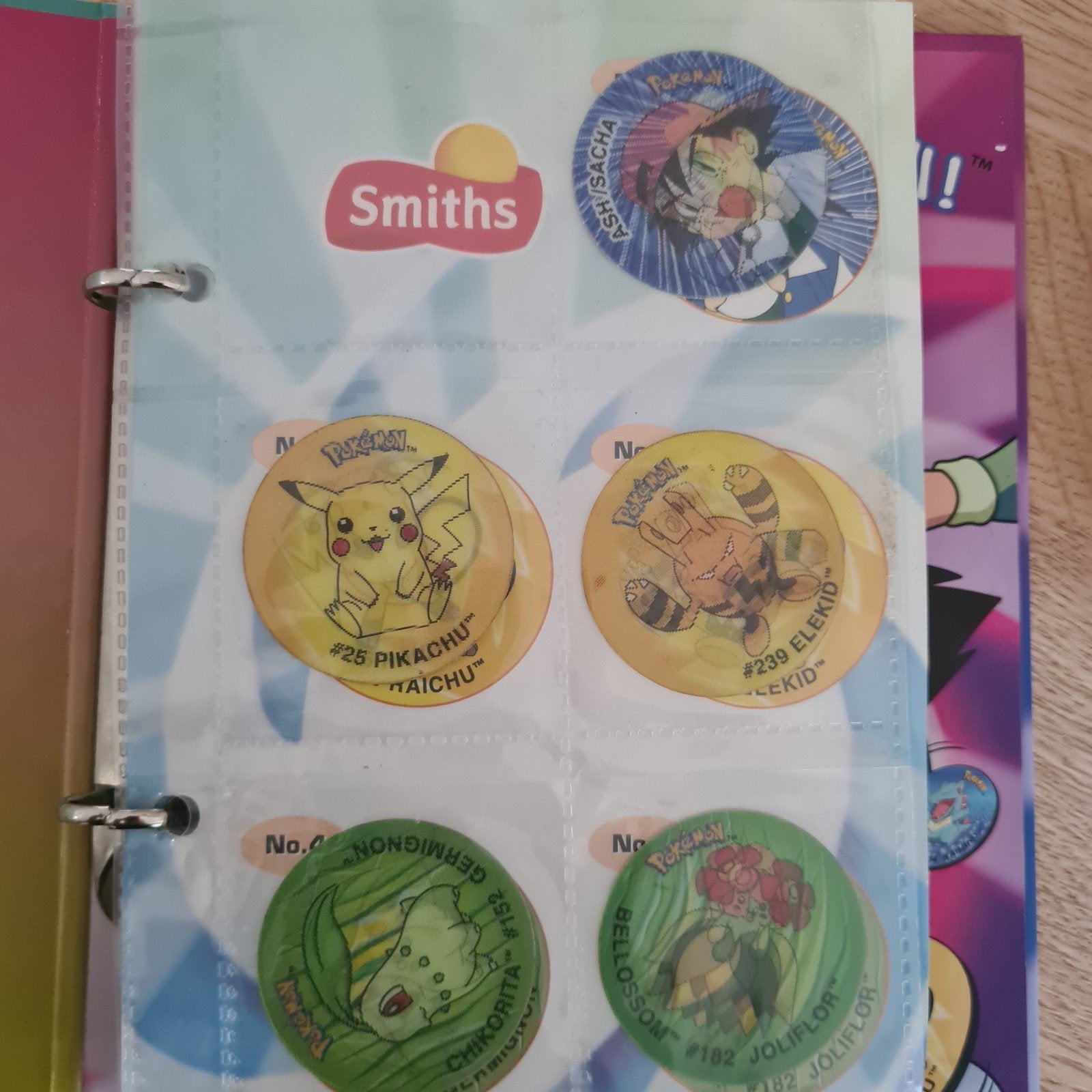 Pokémon flippo mapje met 65 Pokémon flippos, Verzamelen, Flippo's, Ophalen of Verzenden, Losse flippo's