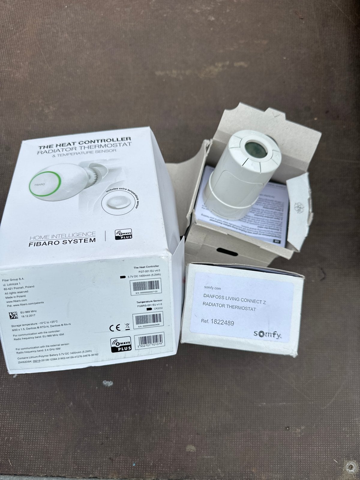 Zware radiator thermostaten - Fibaro en Somfy, Ophalen of Verzenden, Slimme thermostaat, Zo goed als nieuw