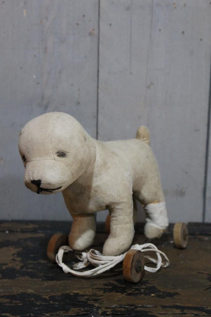 Shabby hondje op wieltjes, Ophalen of Verzenden