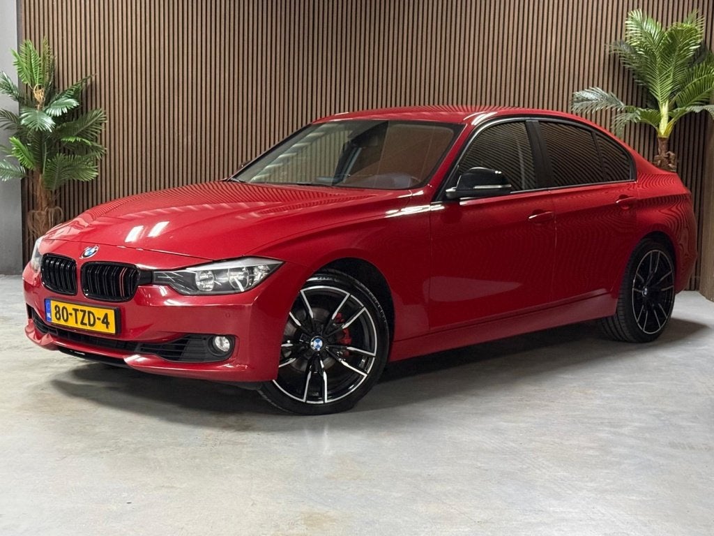 BMW 3-serie 320i High Executive (bj 2012, automaat), Auto's, Automaat, Gebruikt, 4 cilinders, Origineel Nederlands