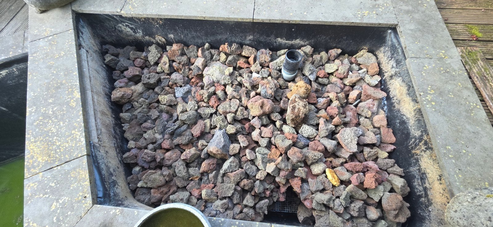 Lava stenen voor o.a. vijver filter, Ophalen