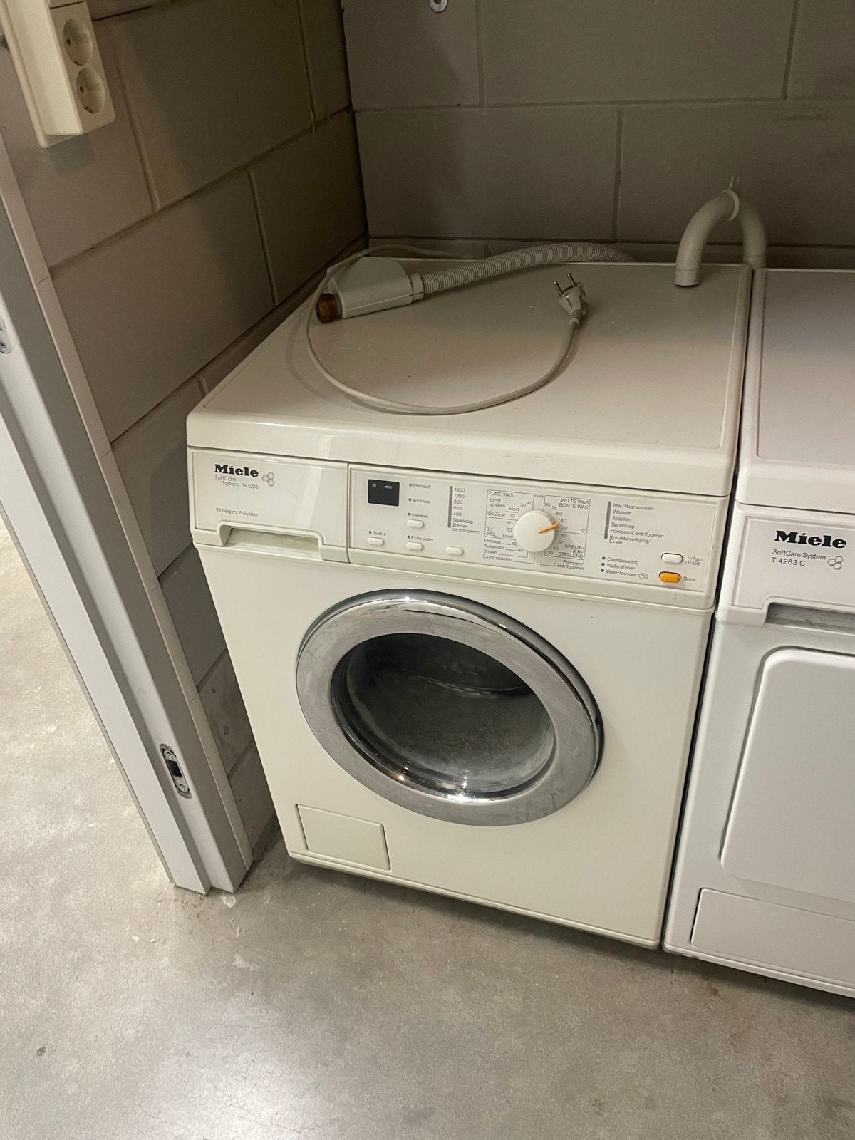 Miele W5235 WPS Wasmachine - SoftCare System, Ophalen, 1200 tot 1600 toeren, Gebruikt, 4 tot 6 kg