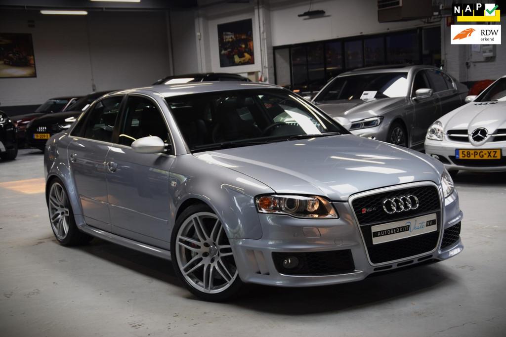 Audi RS4 Sedan 4.2 V8 RS 4 Quattro *Uniek* Keramisch|Schaals, Gebruikt, Leder, Bedrijf, Handgeschakeld