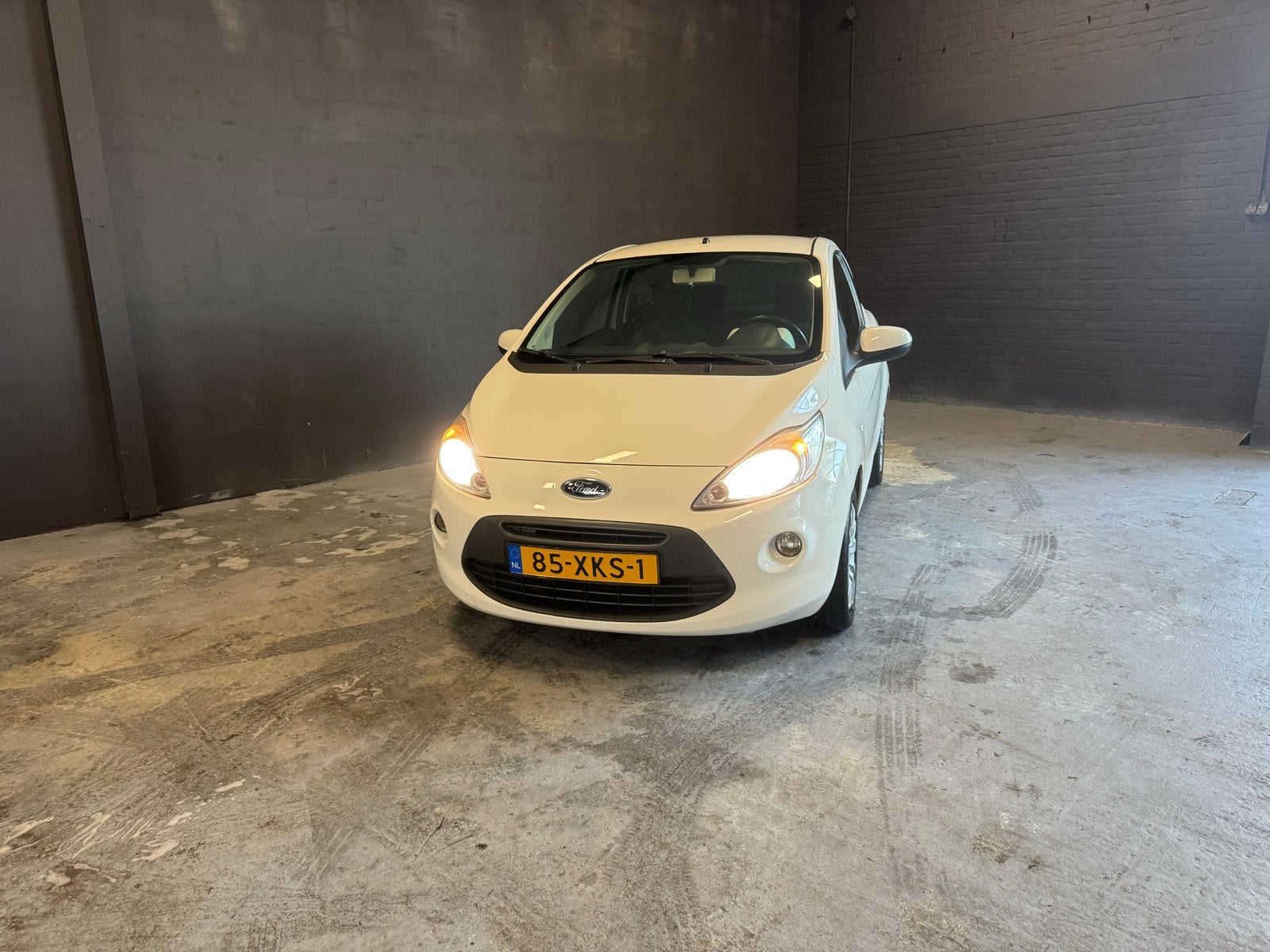 Ford Ka 1.2 69pk 2012 Wit met start stop, Auto's, Ford, Voorwielaandrijving, 1242 cc, 4 cilinders, 4 stoelen