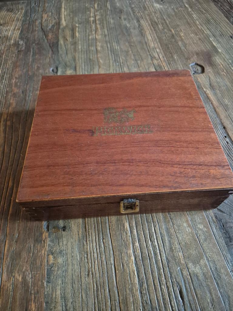 Pickwick Houten Theedoos met 12 vakken, Minder dan 50 cm, Gebruikt, Minder dan 50 cm, Ophalen of Verzenden