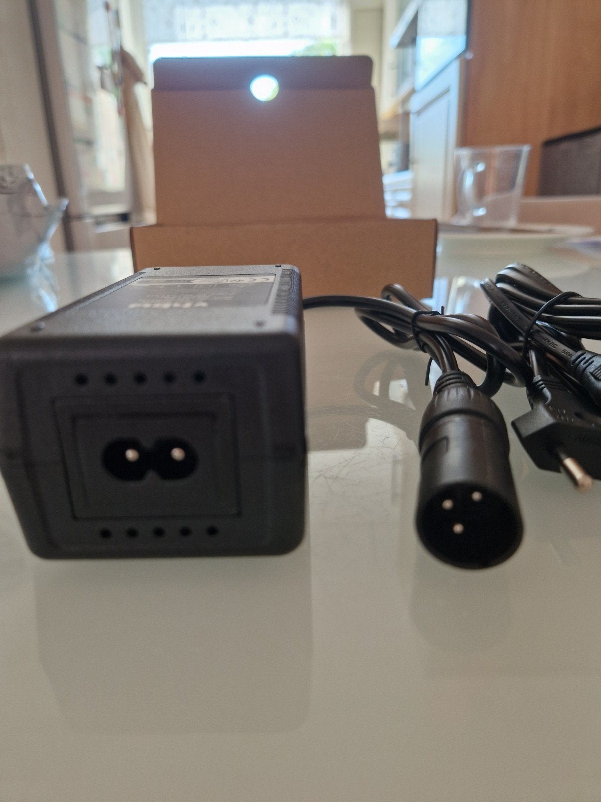 vhbw Power Supply Oplader 42V 1.35A vr E-bike/Scooter nieuw, Ophalen of Verzenden, Nieuw