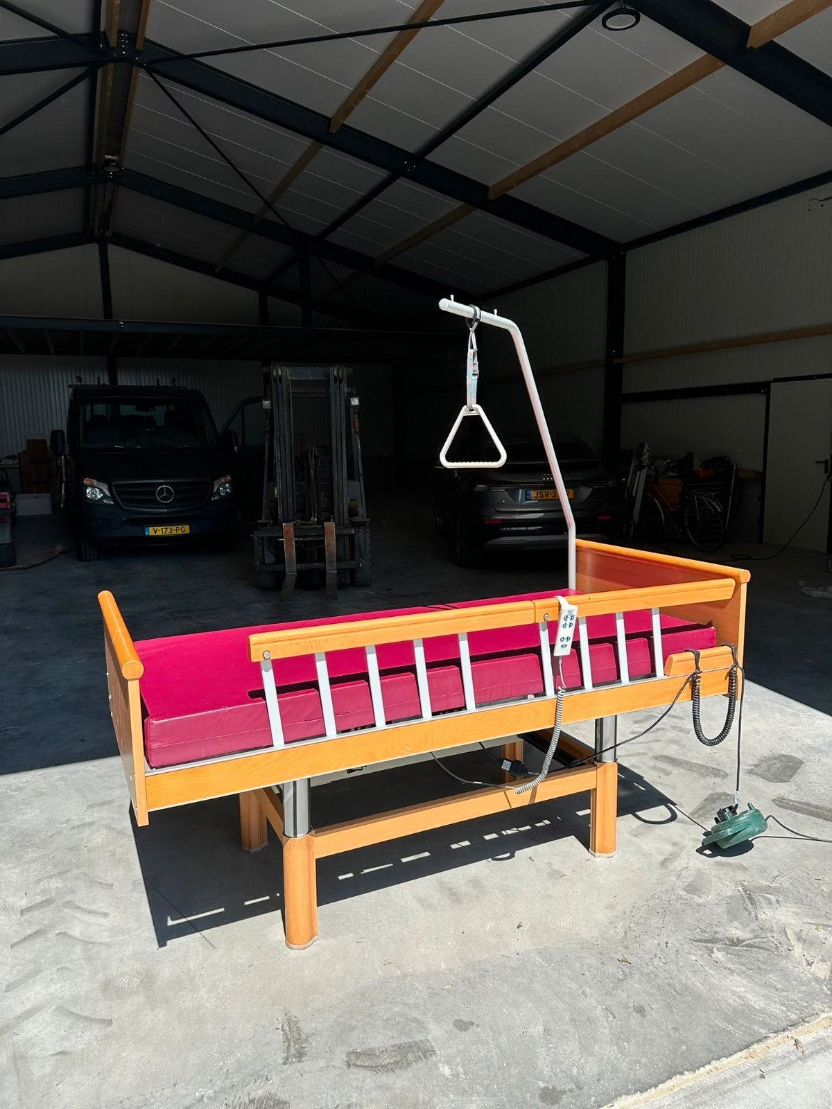 Völker 3010 hoog laag bed, in hoogte verstelbaar, Ophalen, Zo goed als nieuw, Eenpersoons