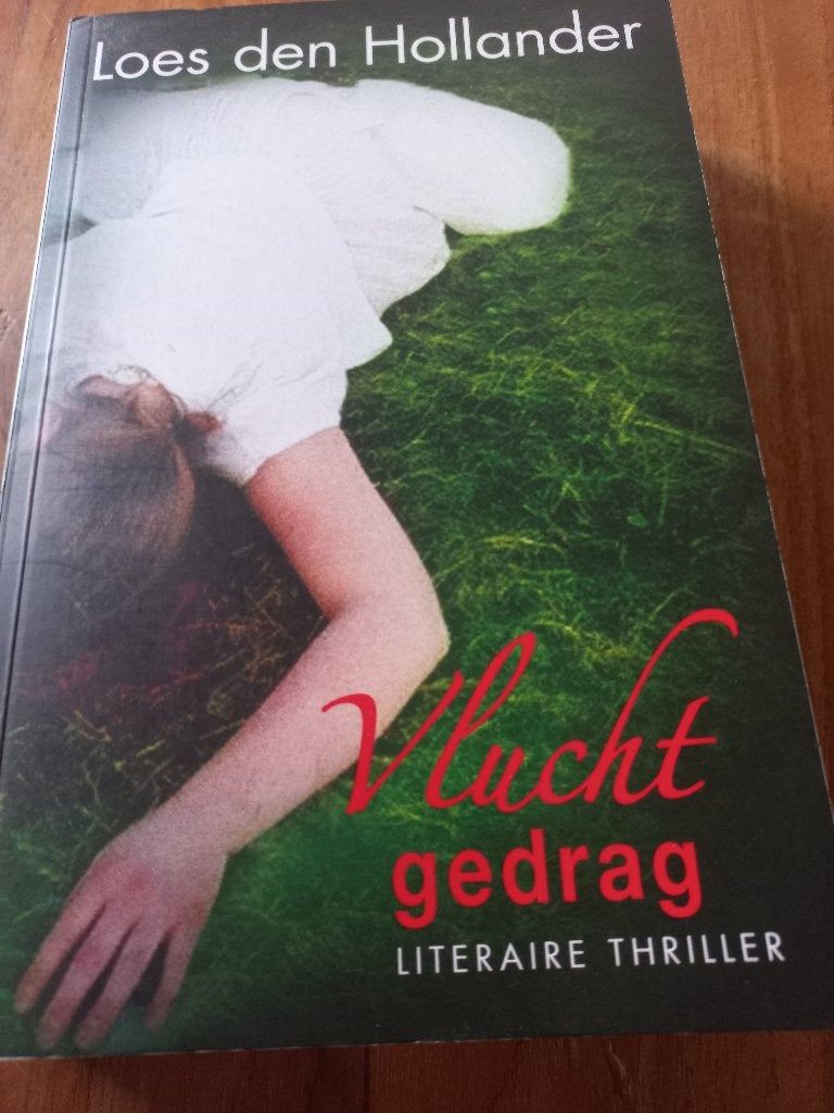 Loes den Hollander - Vlucht gedrag, Ophalen of Verzenden, Zo goed als nieuw