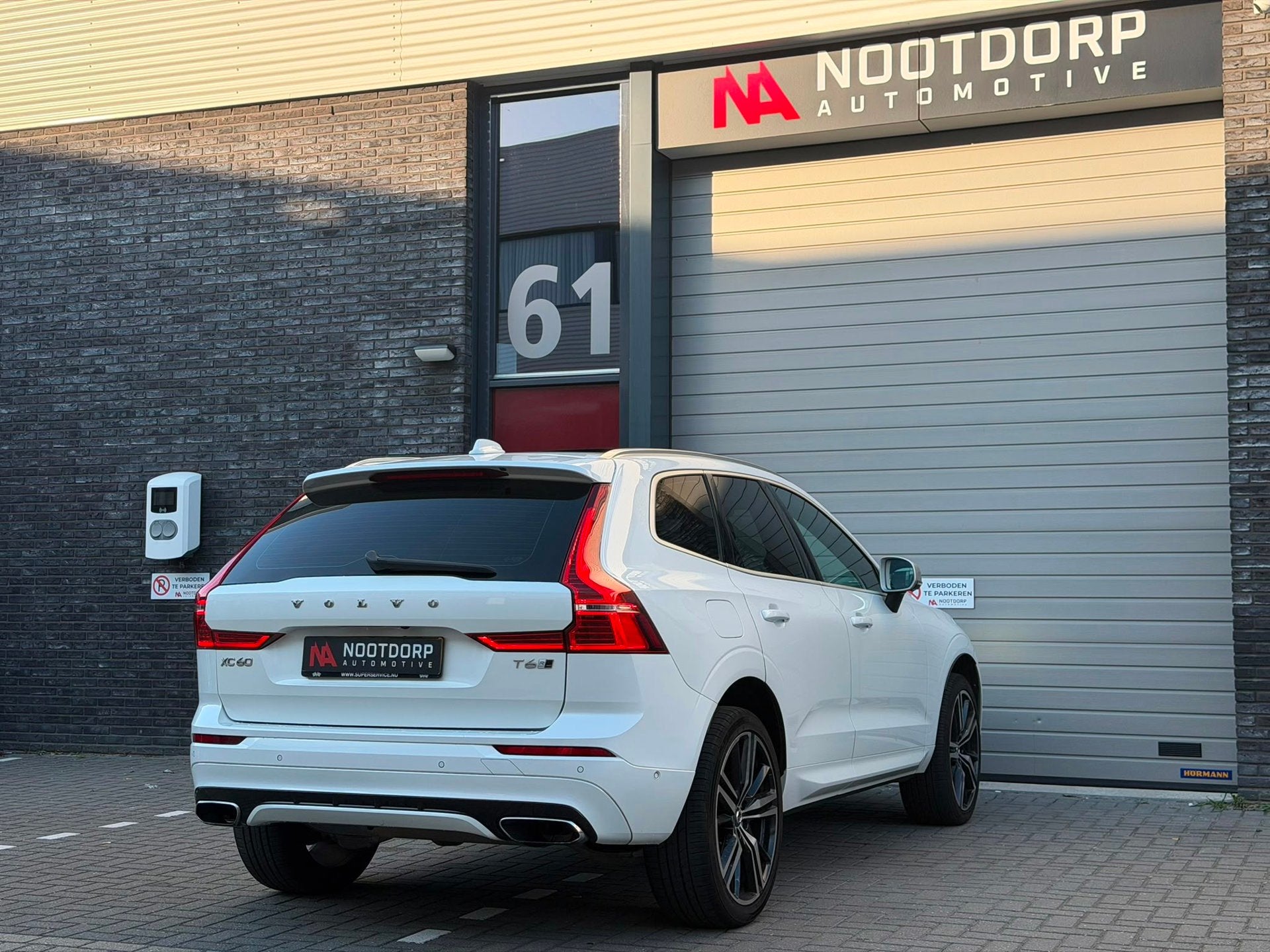 Foto 11 van Volvo XC60 2.0 T6 AWD Inscription PANO/HUD/B&W/360/MEMORY/VO