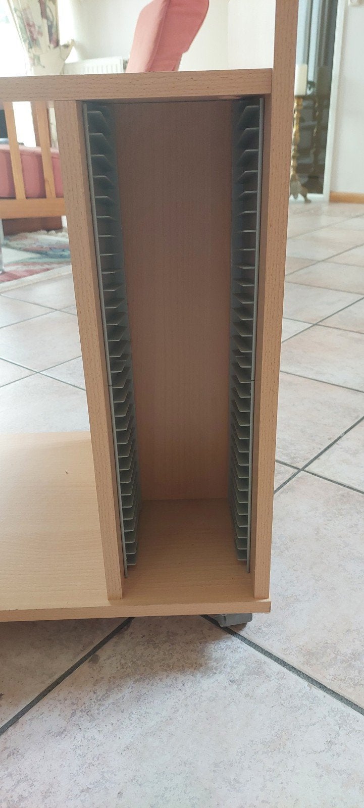 2 kastjes van Ikea., Ophalen of Verzenden, Zo goed als nieuw, Hout, Cd's