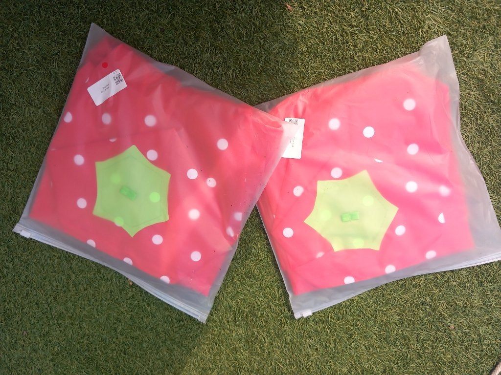 2x Kinder regen poncho aardbei, Ophalen, Nieuw, Regenjas, Kinderen