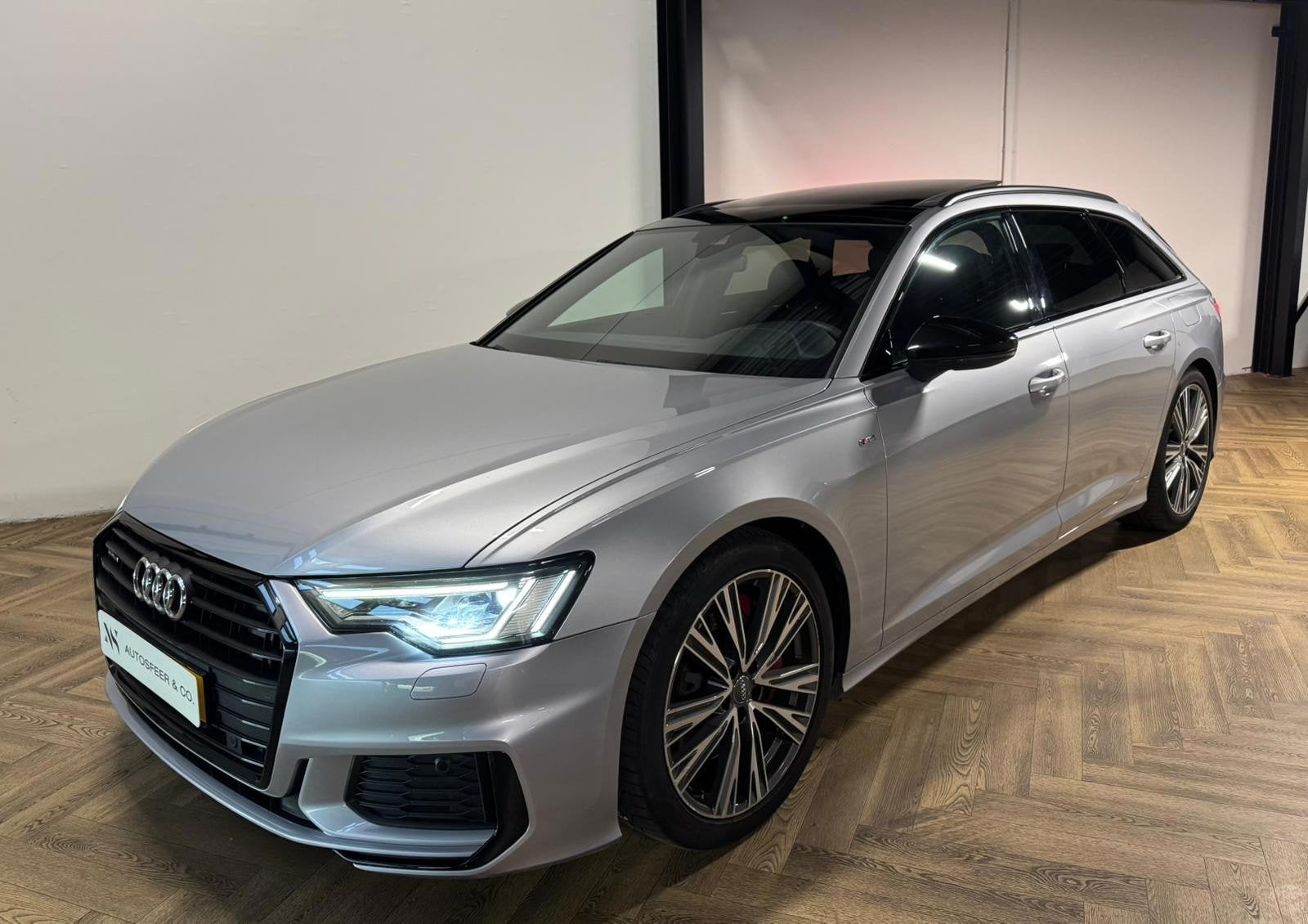 Audi A6 Avant 55 TFSI e quattro Competition 367PK PANO KEYLE, Auto's, Audi, Automaat, Gebruikt, Zwart, 4 cilinders