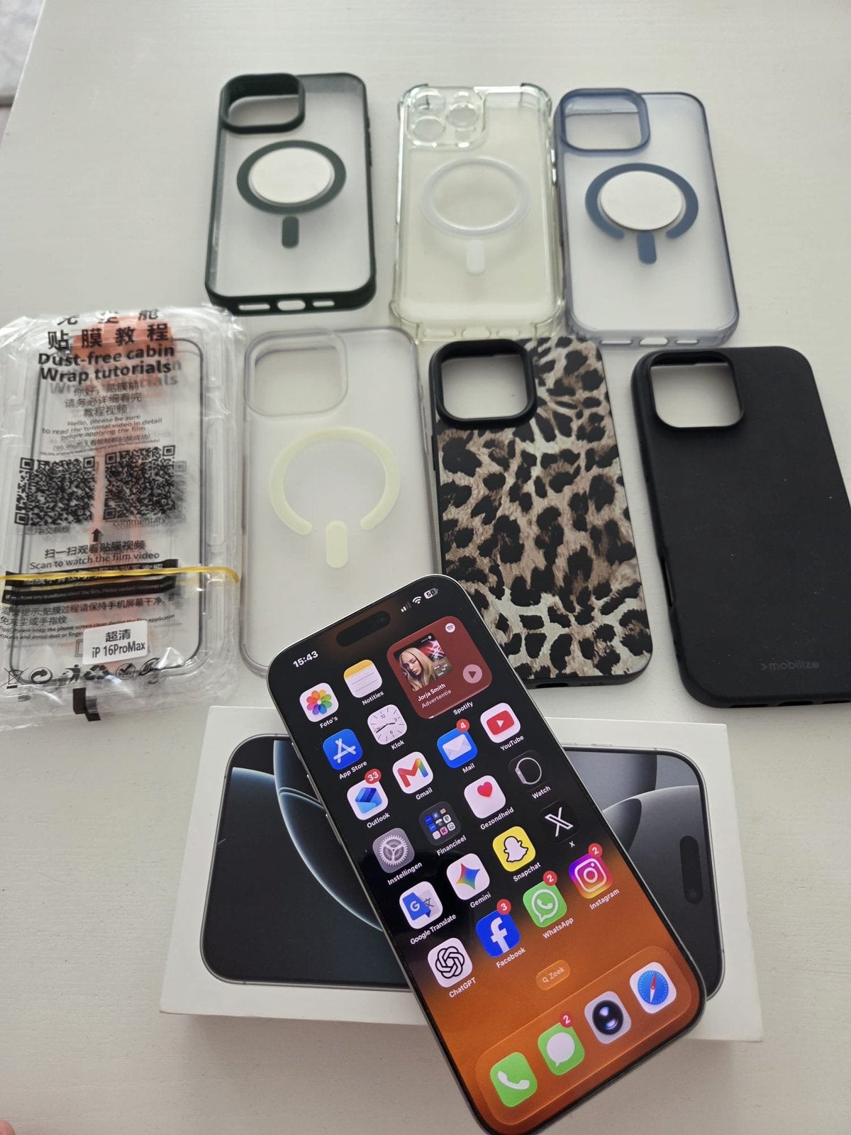 Foto 10 van iPhone 16 Pro Max in zeer nette, bijna nieuwstaat