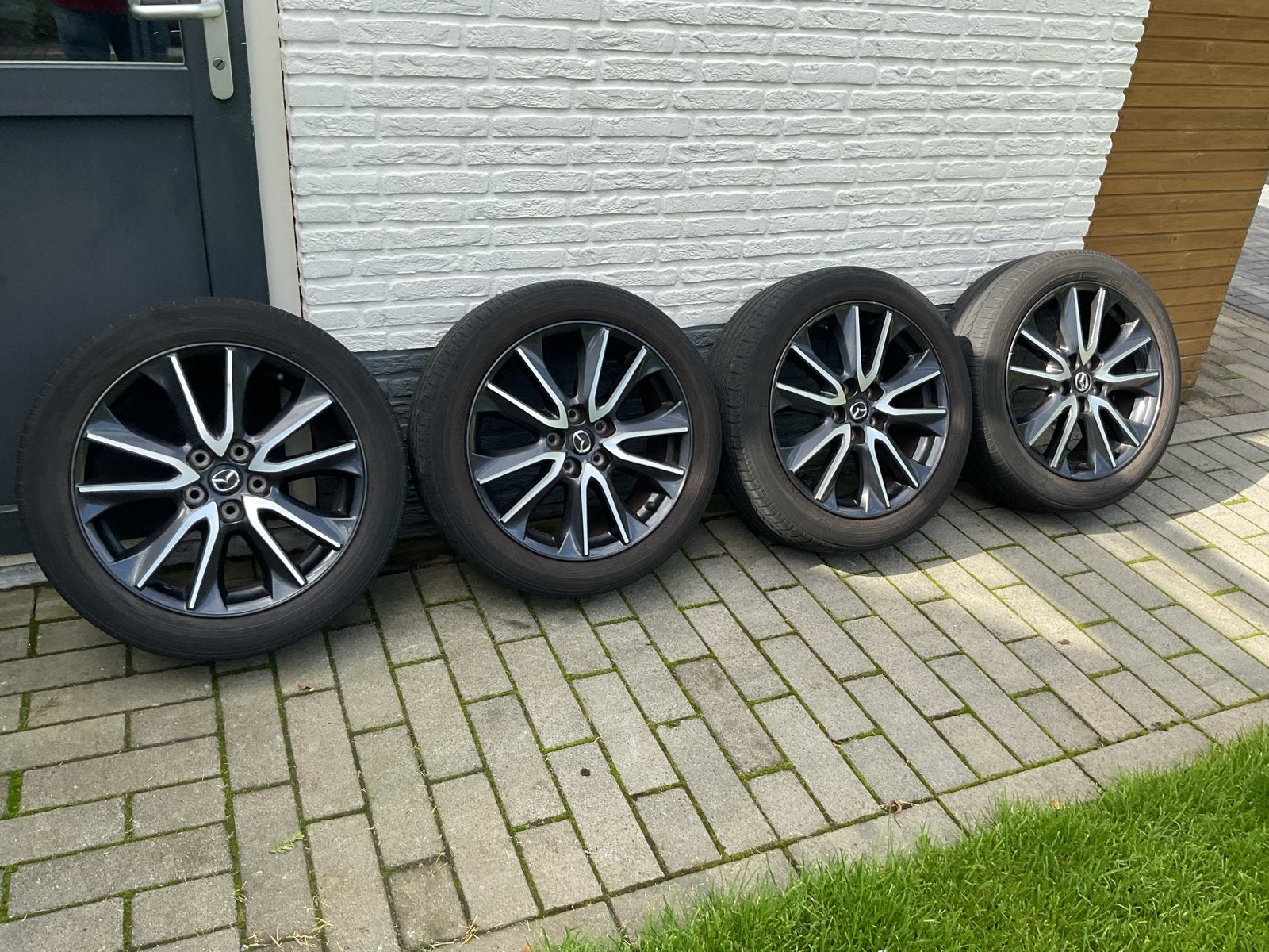 Originele Mazda velgen 18 inch met banden 215/50 R18, Auto-onderdelen, Ophalen, 18 inch, Banden en Velgen, Personenwagen