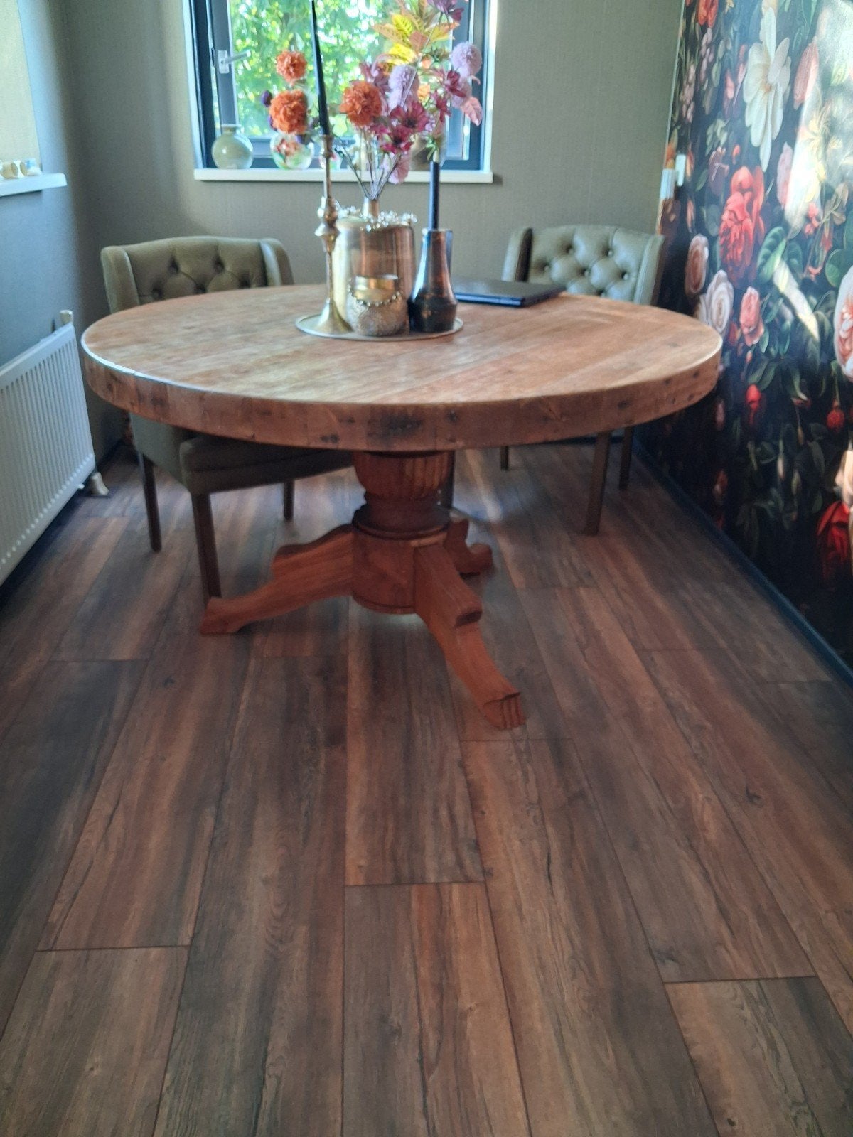 Te koop massief teakhouten eettafel zgan 2jaar oud.140 rond., Huis en Inrichting, Tafels | Eettafels, Ophalen, Mooi, Zo goed als nieuw