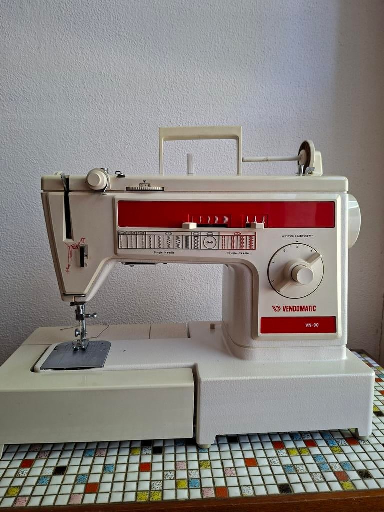 Vendomatic VN-90 naaimachine, Ophalen, Gebruikt, Naaimachine, Overige merken