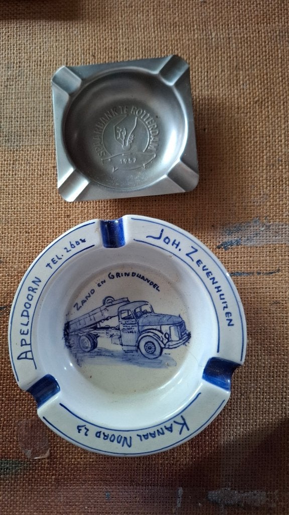 Twee vintage asbakken (metaal & keramiek), Verzenden, Nieuw, Asbak