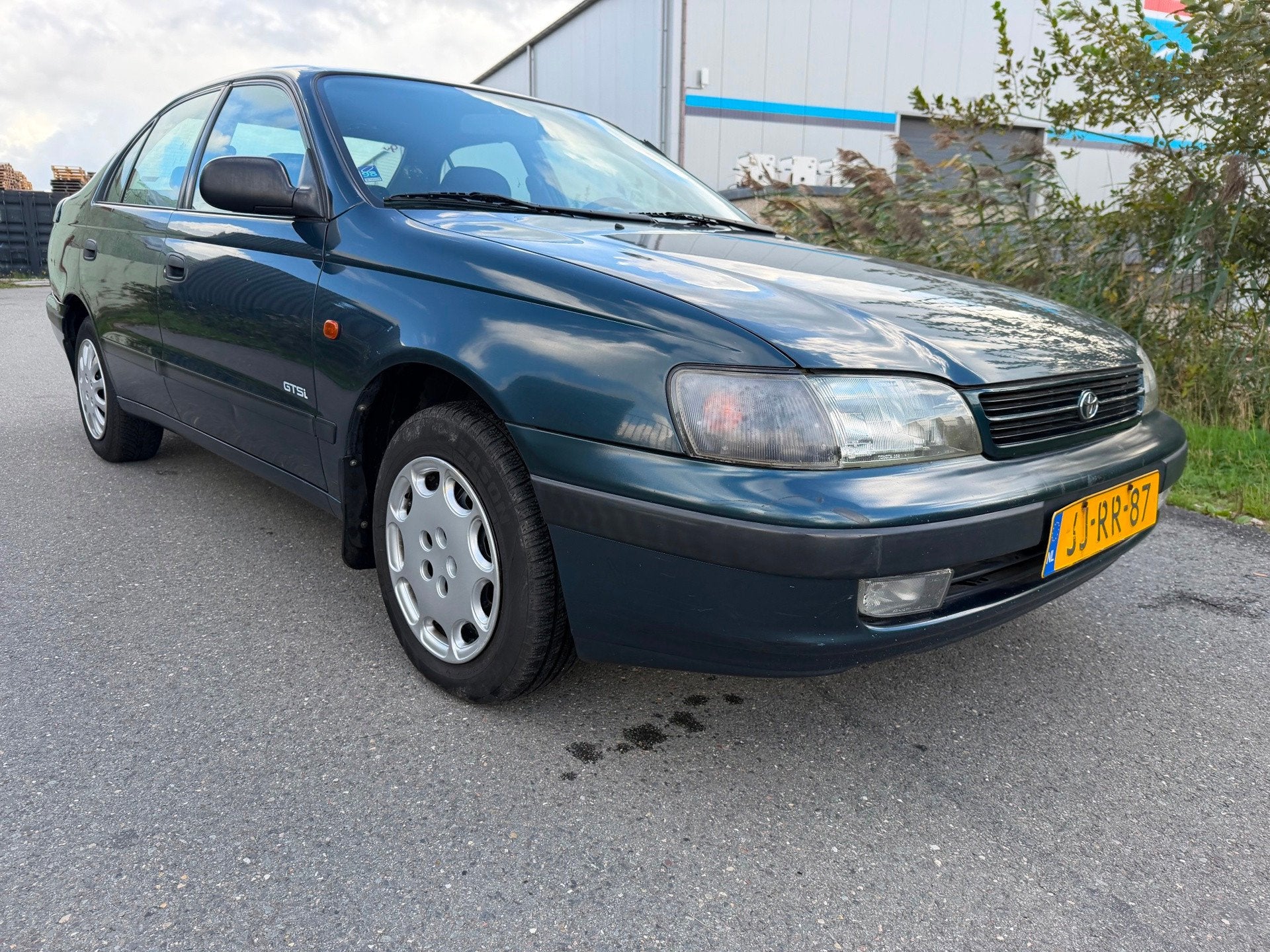 Toyota Carina E 1.6 GTSi Limited, Auto's, Voorwielaandrijving, Carina, Gebruikt, 49 €/maand