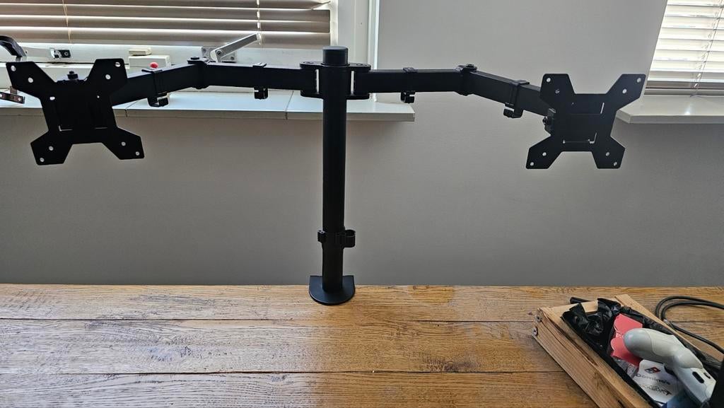 Dubbele monitor arm, Computers en Software, Monitoren, Ophalen of Verzenden, Zo goed als nieuw, 60 Hz of minder, IPS