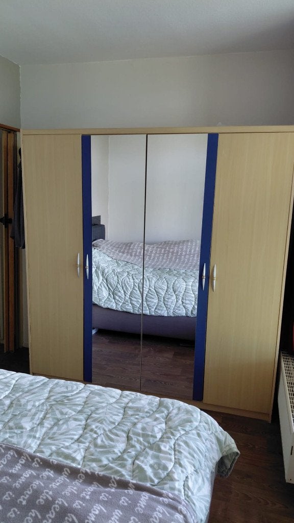 Kledingkast, Ophalen, Met deur(en), Gebruikt, 200 cm of meer