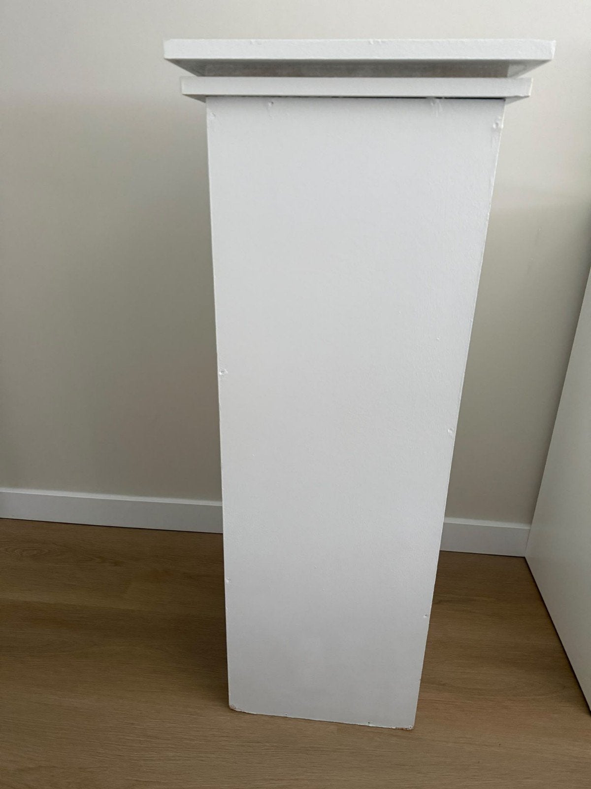 witte decoratie pilaar, Ophalen, Zo goed als nieuw