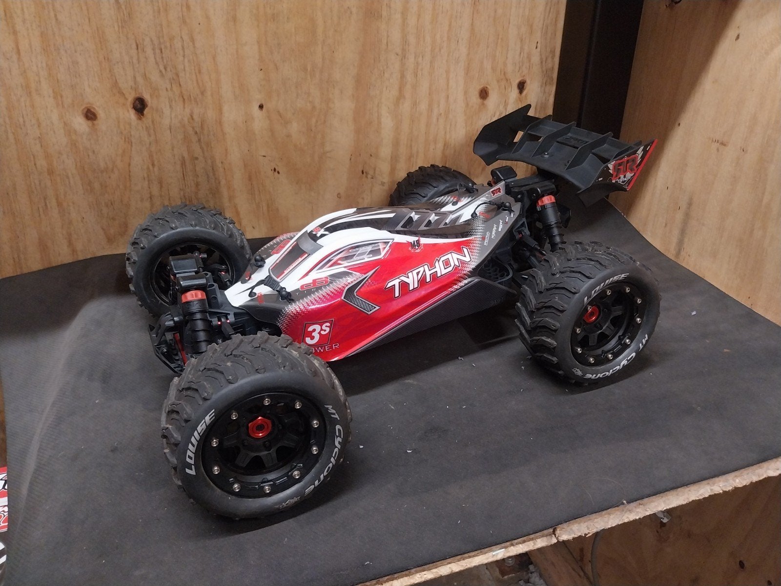 Arrma Typhon 3s Blx (TOPSTAAT), Elektro, Auto offroad, Ophalen of Verzenden, Zo goed als nieuw