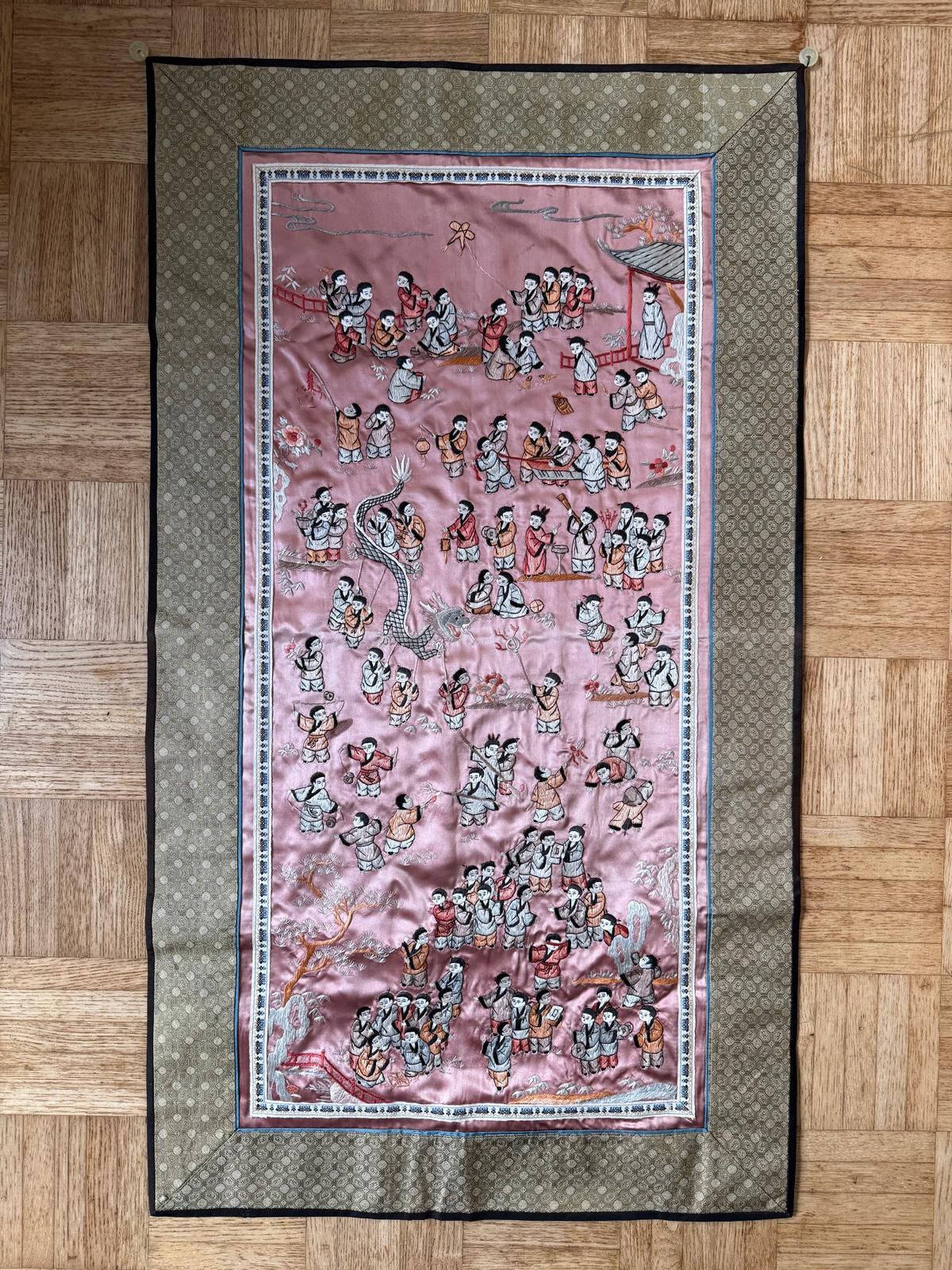 Chinees wandkleed met 99 Chinezen en een draak, Ophalen of Verzenden, Zo goed als nieuw, Rechthoekig, 50 tot 100 cm