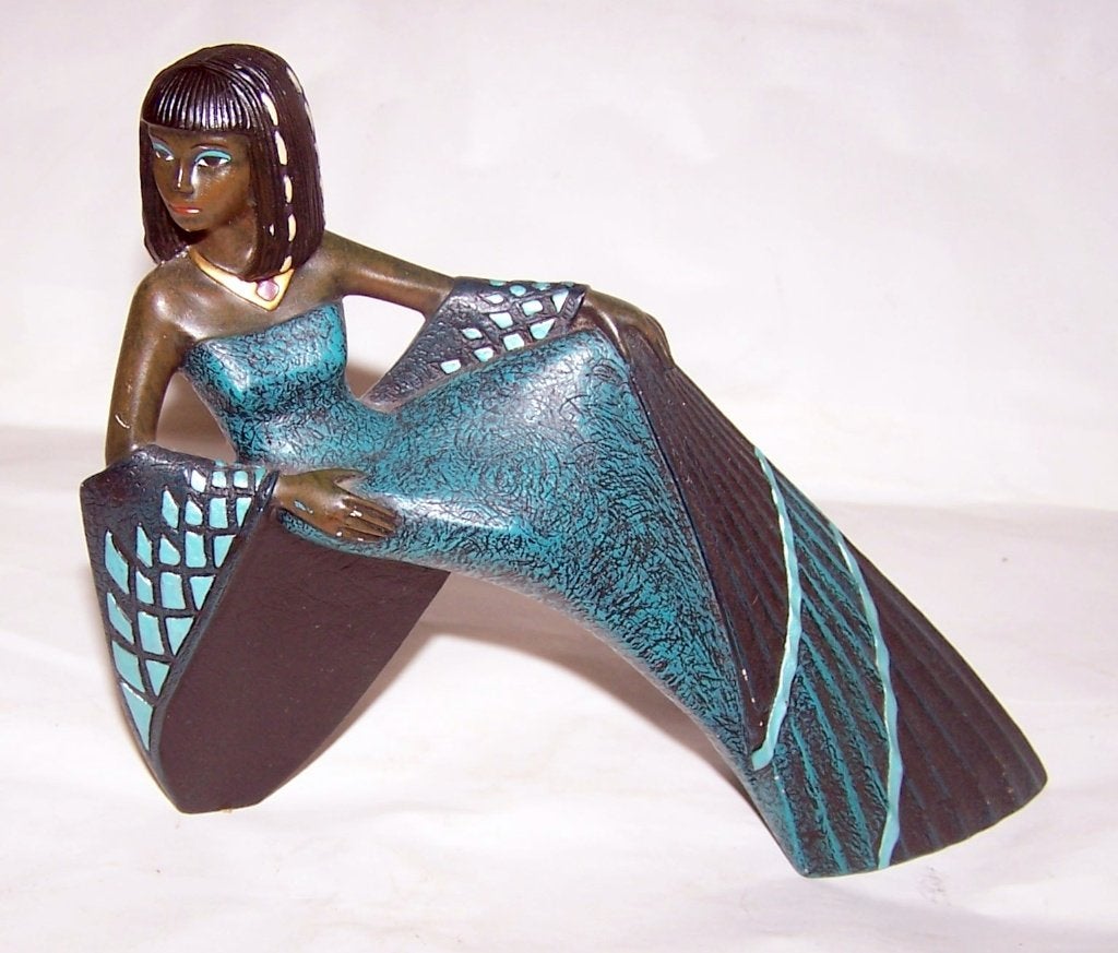 Egyptische stijl beeldje vrouw in turkoois.Mahogany Princess, Beschilderd, Ophalen of Verzenden, 20 - 50 cm, Beeld