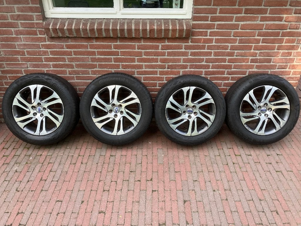 Originele Volvo wielenset, Ophalen, Gebruikt, Banden en Velgen, 17 inch