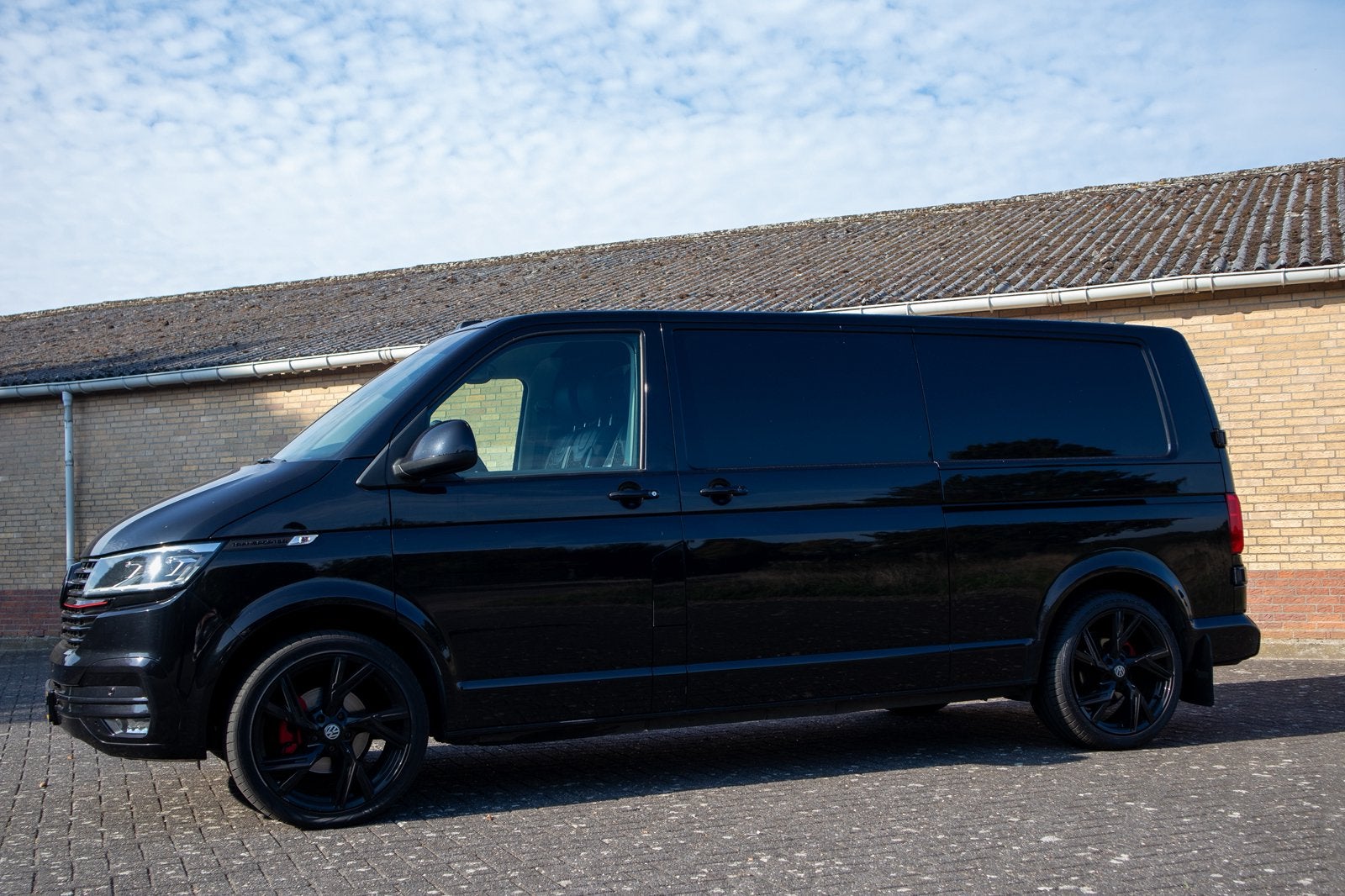 Foto 5 van VW Transporter T6.1 L2H1 DSG Koppejan styling