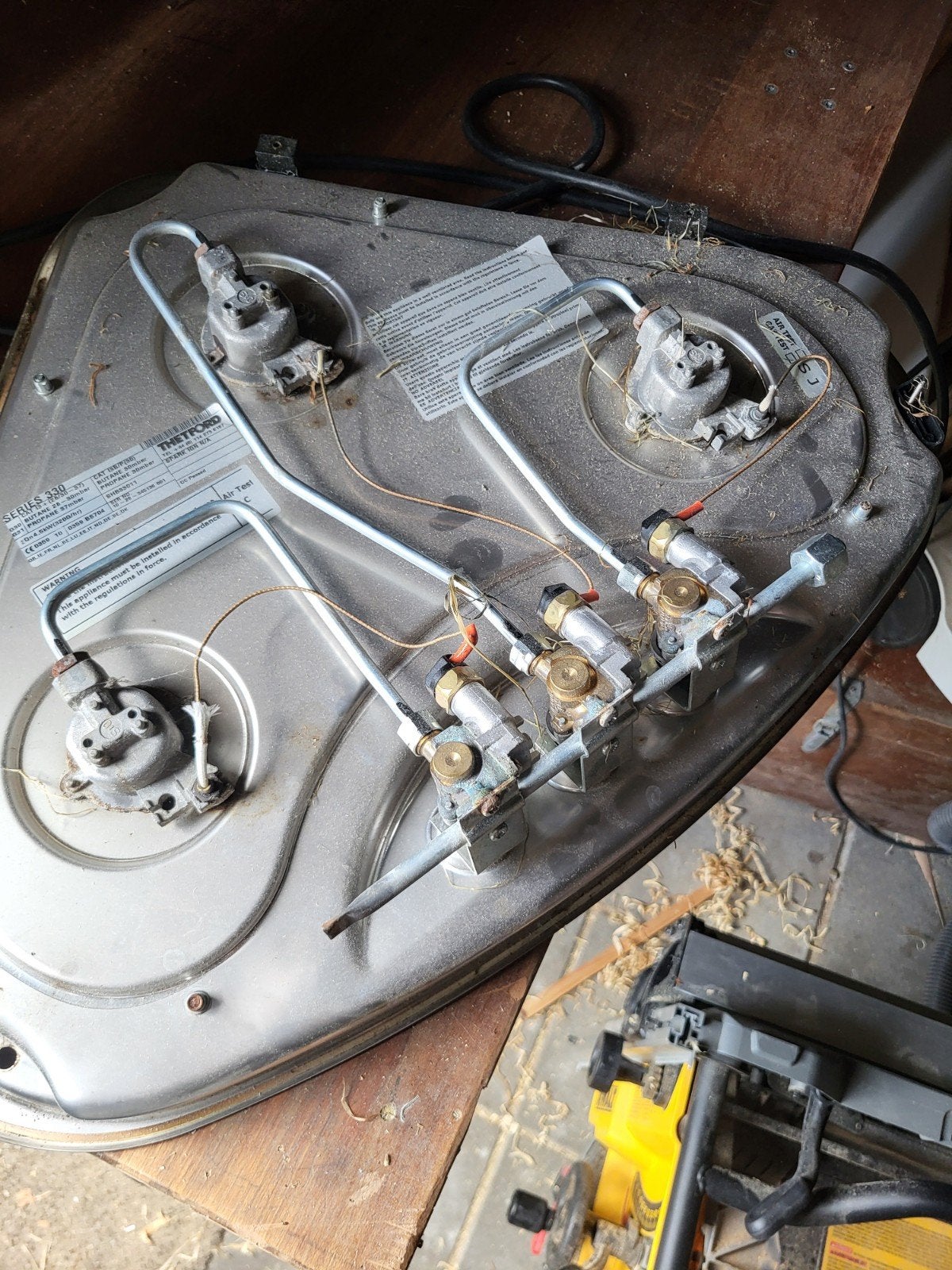 Thetford Serie 330 gasfornuis voor caravan/camper, Verzenden