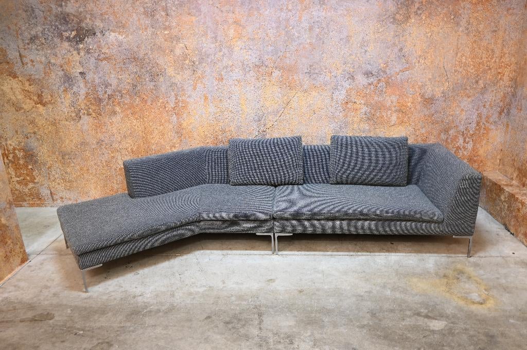 ZGANieuw! grijze stoffen B&B Italia Charles design hoekbank, Huis en Inrichting, Banken | Bankstellen, Hoekbank, 300 cm of meer