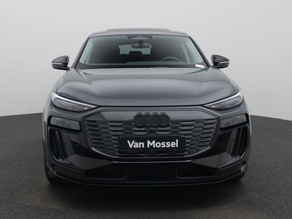Audi Q6 Sportback e-tron S edition quattro 100 kWh | Adaptiv, Auto's, Audi, Automaat, 12 maanden, Gebruikt, Parkeerassistent