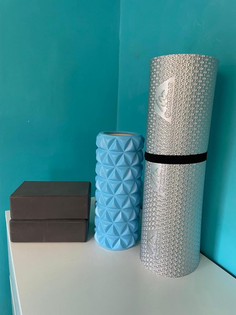 Yogamat, foamroller en yogablokken, Sport en Fitness, Yoga en Pilates, Ophalen of Verzenden, Zo goed als nieuw, Overig