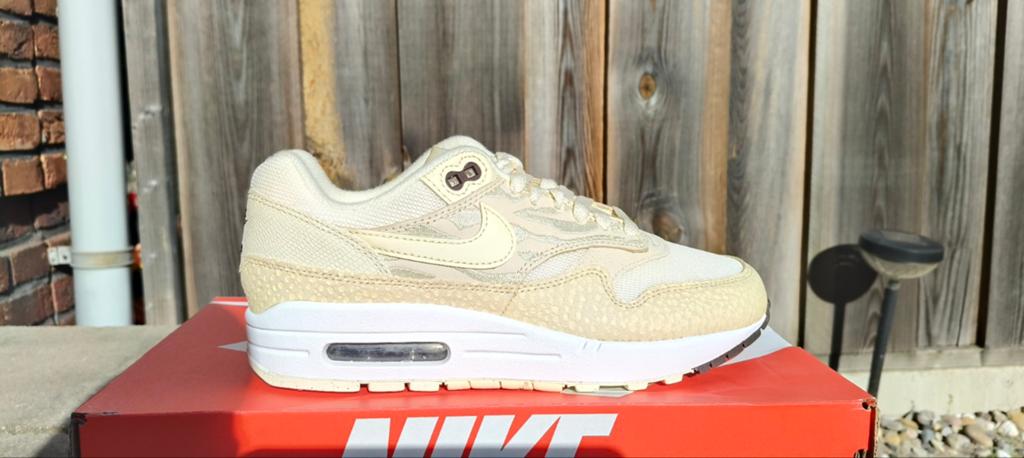 Nike Air Max 1 W ' Coconut Milk ' - Safari - Sneakers - AM1, Overige kleuren, Nike, Nieuw, Ophalen of Verzenden