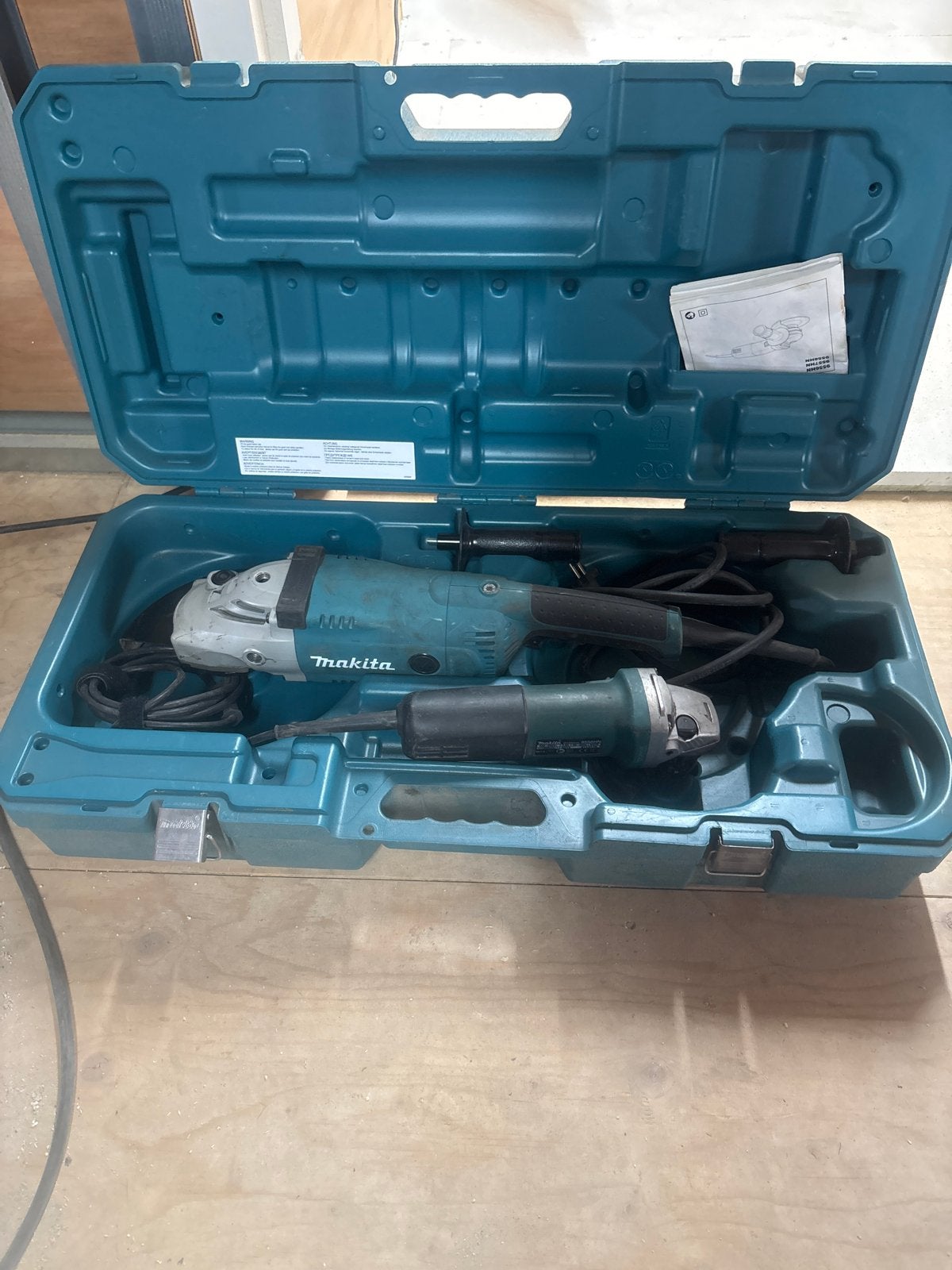 Makita haakse slijpmachine - Gebruikt/Zo goed als nieuw, Ophalen, Zo goed als nieuw, Haakse handslijpmachine