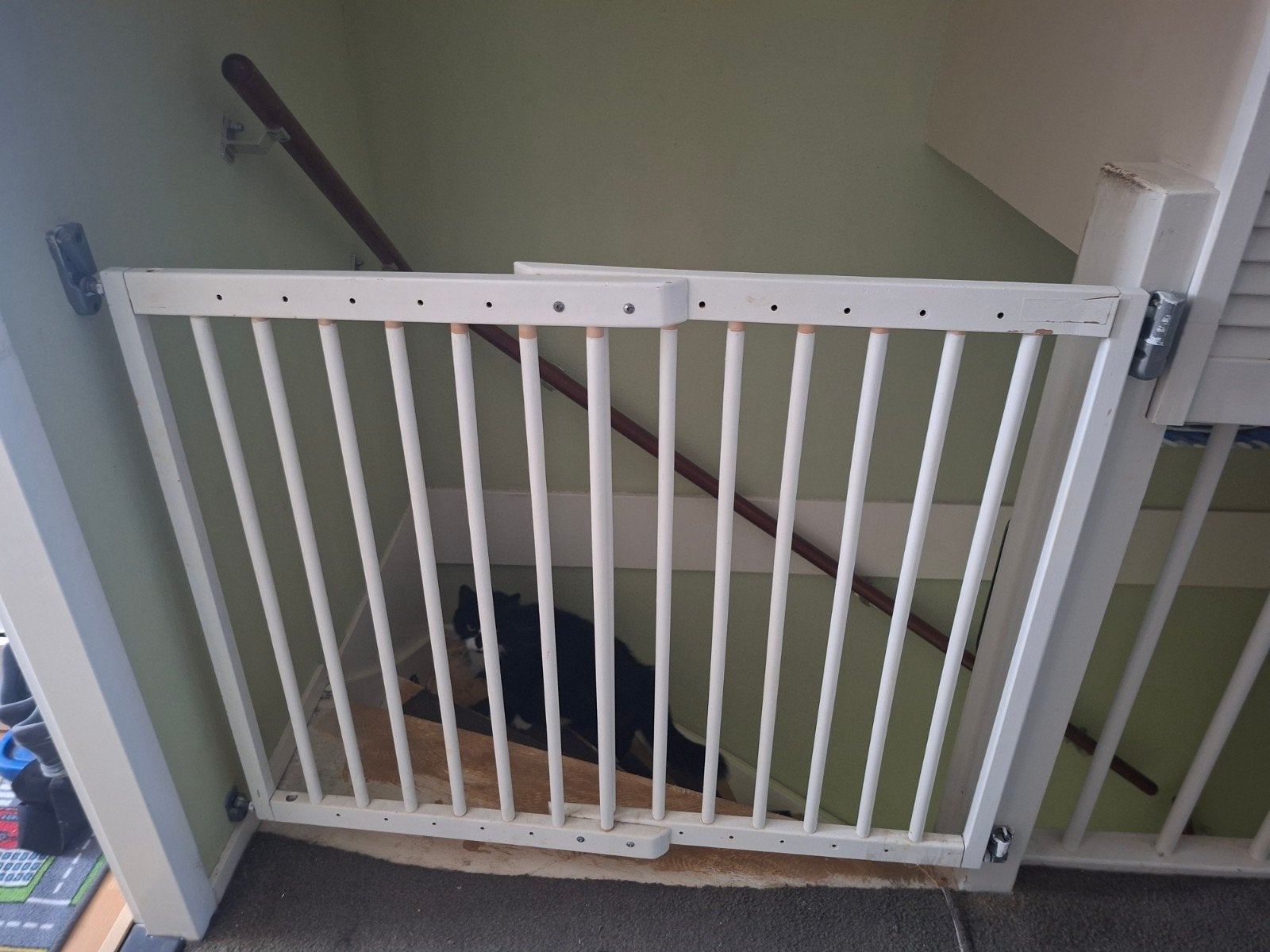 Verstelbaar houten traphekje (60-120 cm) - 75 cm hoog, Kinderen en Baby's, Ophalen, Gebruikt, 115 cm of meer, Schroefhekje