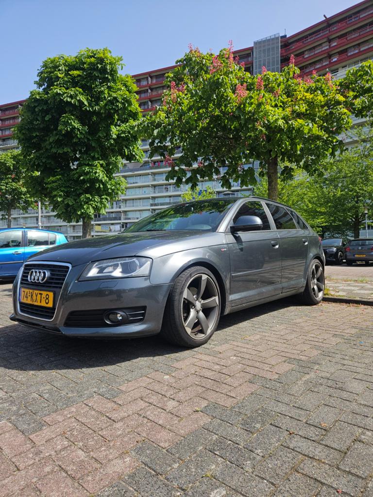 Audi A3 1.4 Tfsi 92KW Sportback S-tronic 2010 Grijs, 125 pk, 4 cilinders, Origineel Nederlands, 690 kg